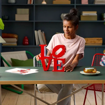 Escultura LOVE (791 pe&ccedil;as) - foto estilo de vida ambiente 1