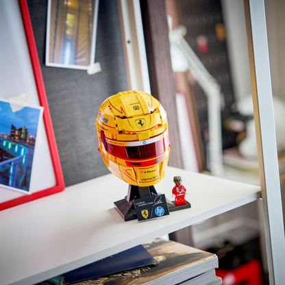 Capacete Ferrari HP - Lewis Hamilton (884 pe&ccedil;as)
