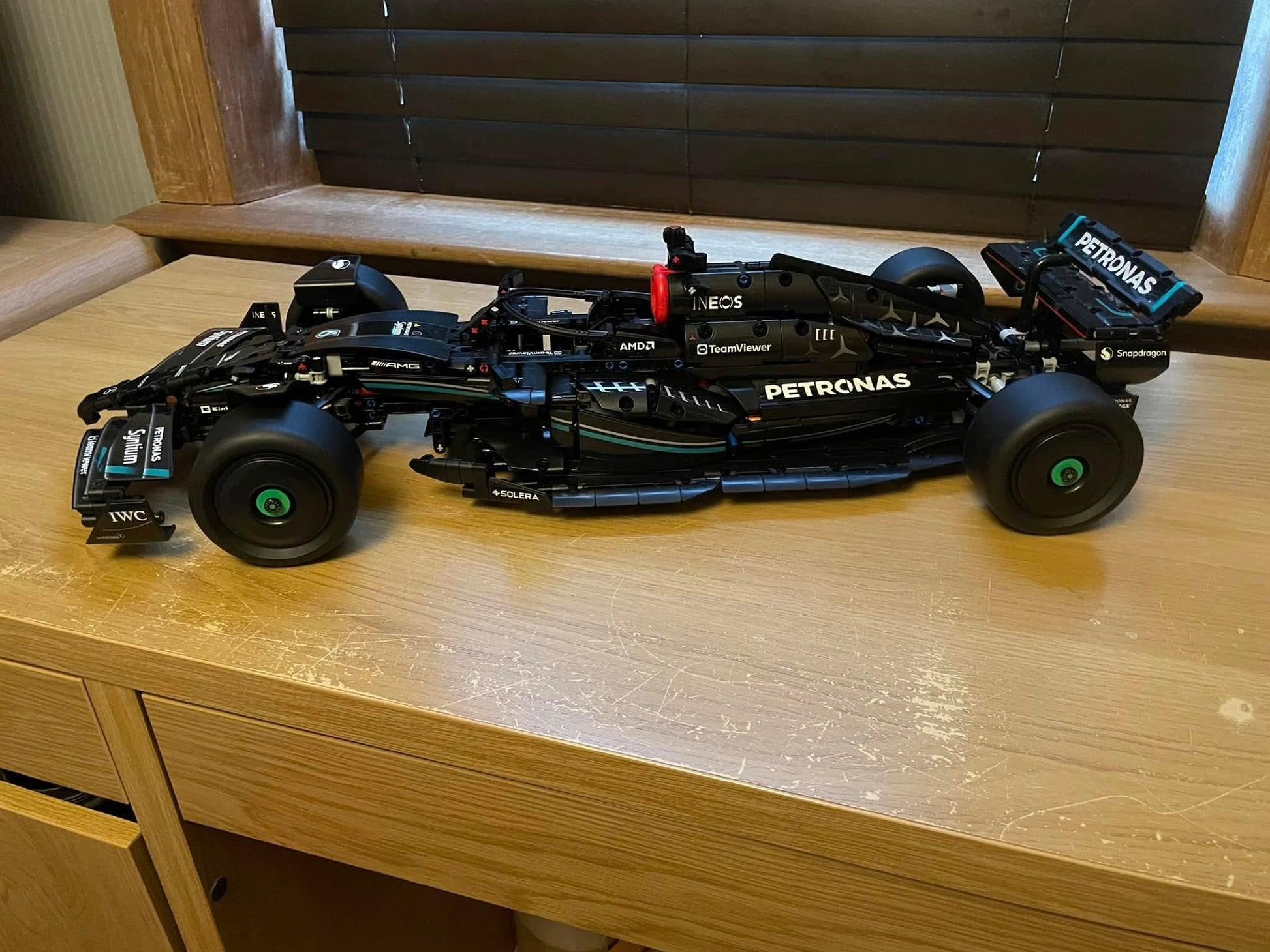 F&oacute;rmula 1 - Mercedes AMG W14 (1642 pe&ccedil;as)