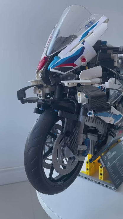 BMW M 1000 RR (1920 pe&ccedil;as)