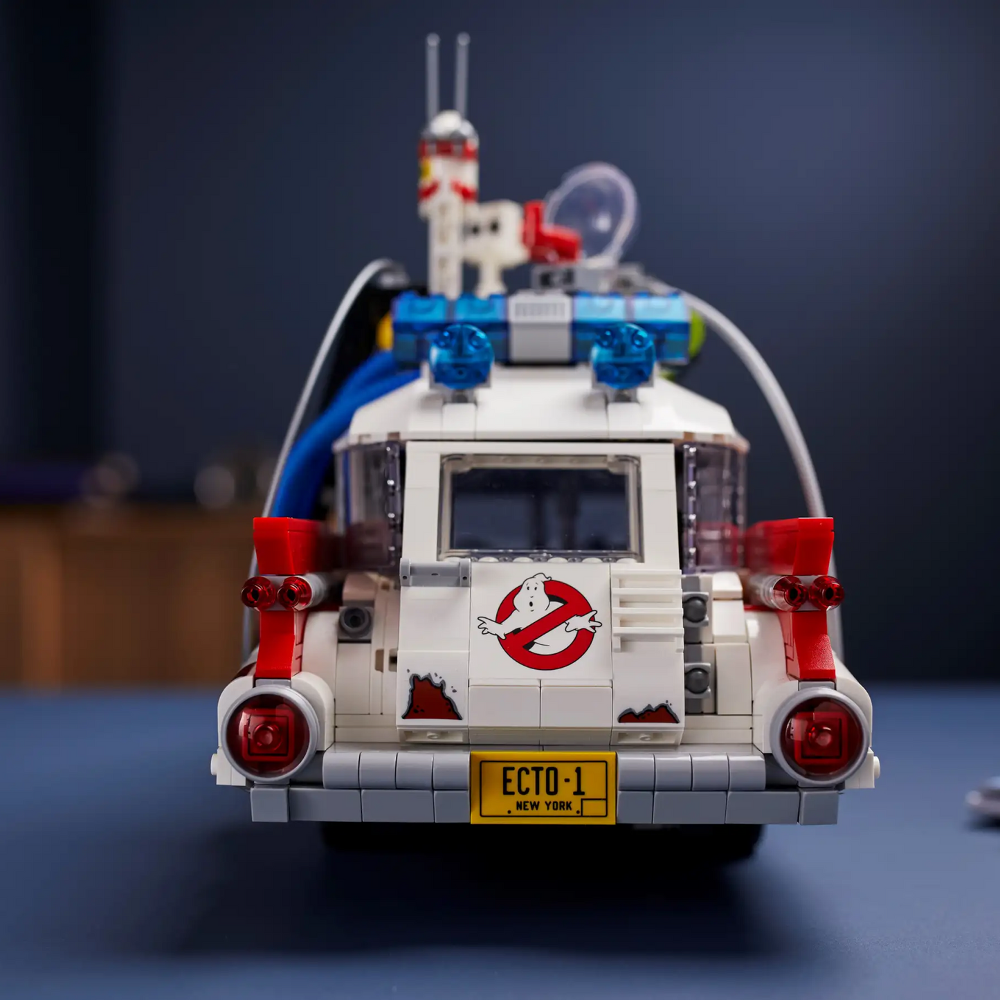 Cadillac ECTO-1 dos Ca&ccedil;a-Fantasmas (2352 pe&ccedil;as)