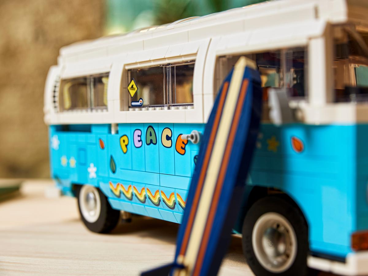 Volkswagen T2 Camper Van (2200 pe&ccedil;as)
