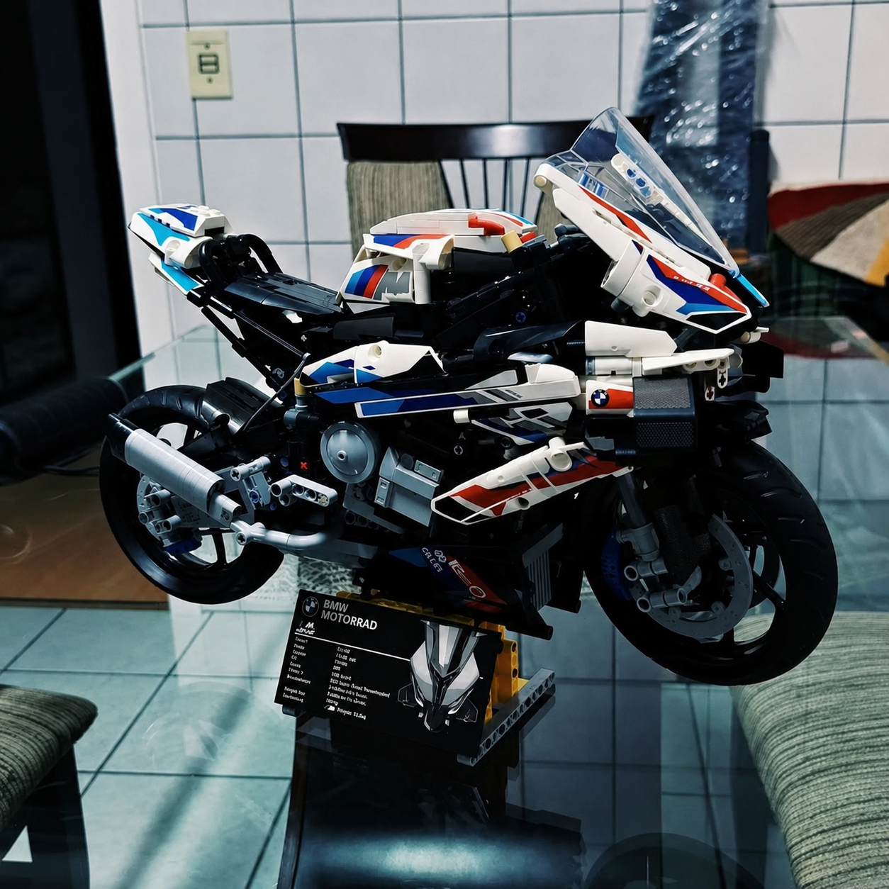 BMW M 1000 RR (1920 pe&ccedil;as)
