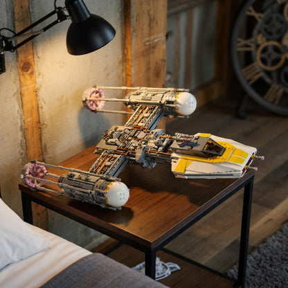 Star Wars - Y-Wing Starfighter (691 pe&ccedil;as)