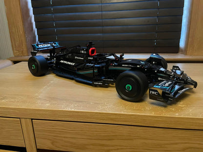 F&oacute;rmula 1 - Mercedes AMG W14 (1642 pe&ccedil;as)