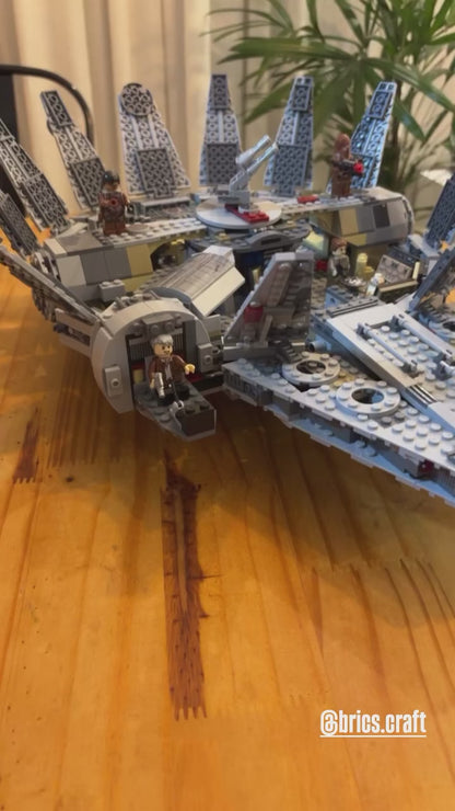 Star Wars - Millennium Falcon (1381 pe&ccedil;as)