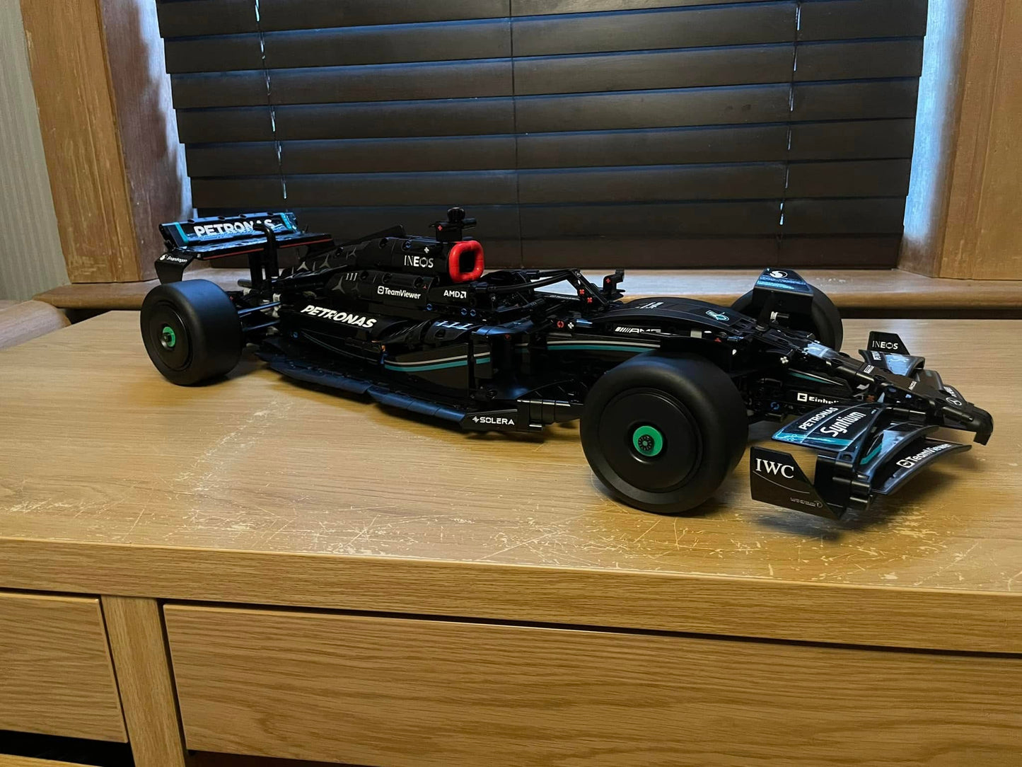 F&oacute;rmula 1 - Mercedes AMG W14 (1642 pe&ccedil;as)