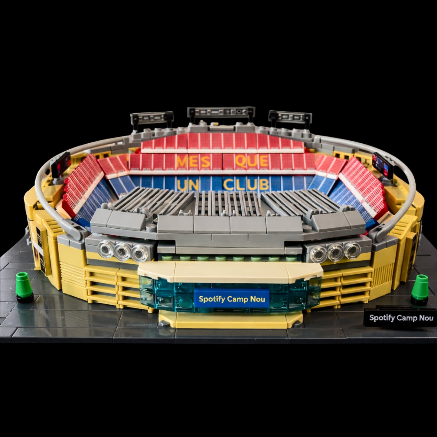 Est&aacute;dio Camp Nou do Barcelona FC (728 pe&ccedil;as)