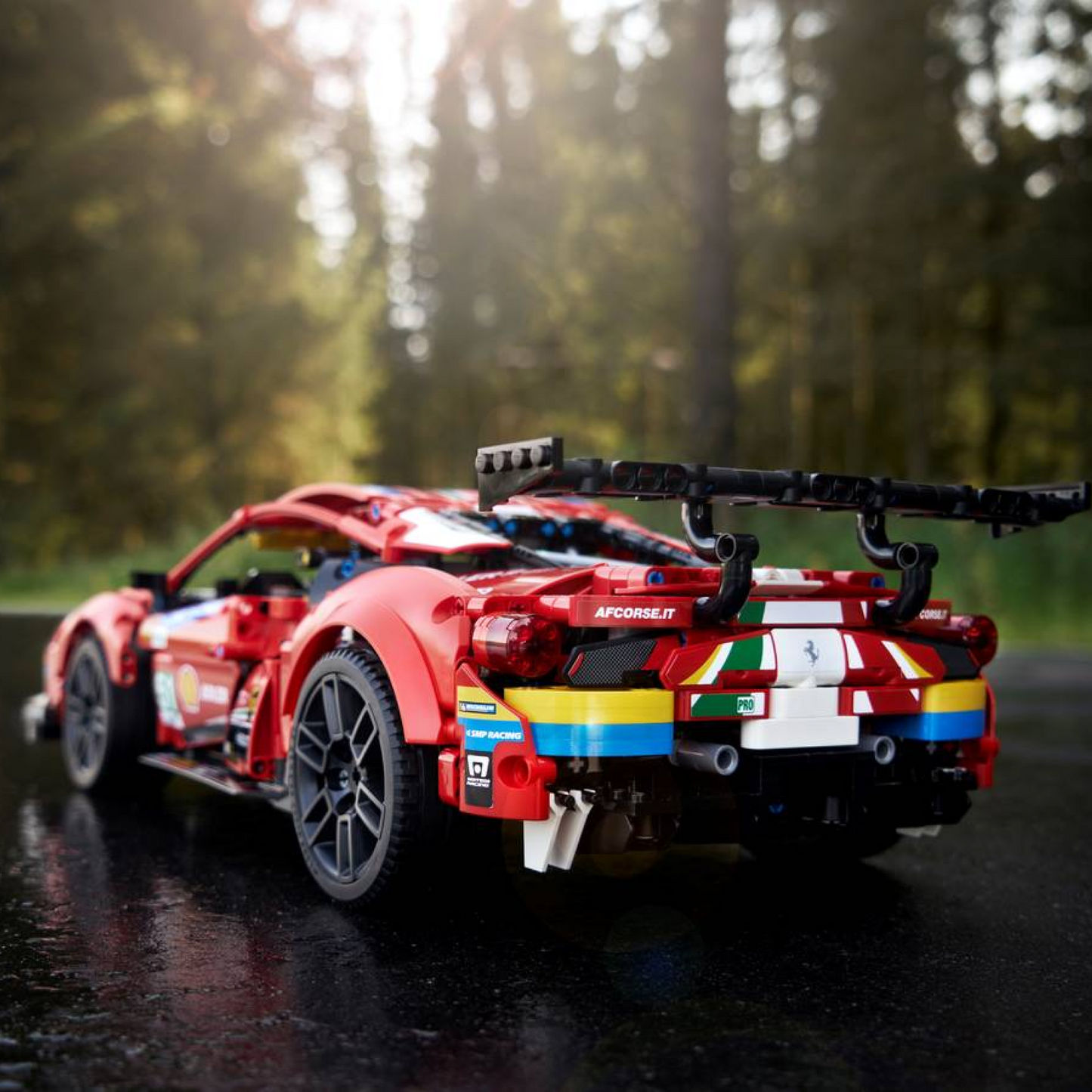 Ferrari 488 GTE (1677 pe&ccedil;as)