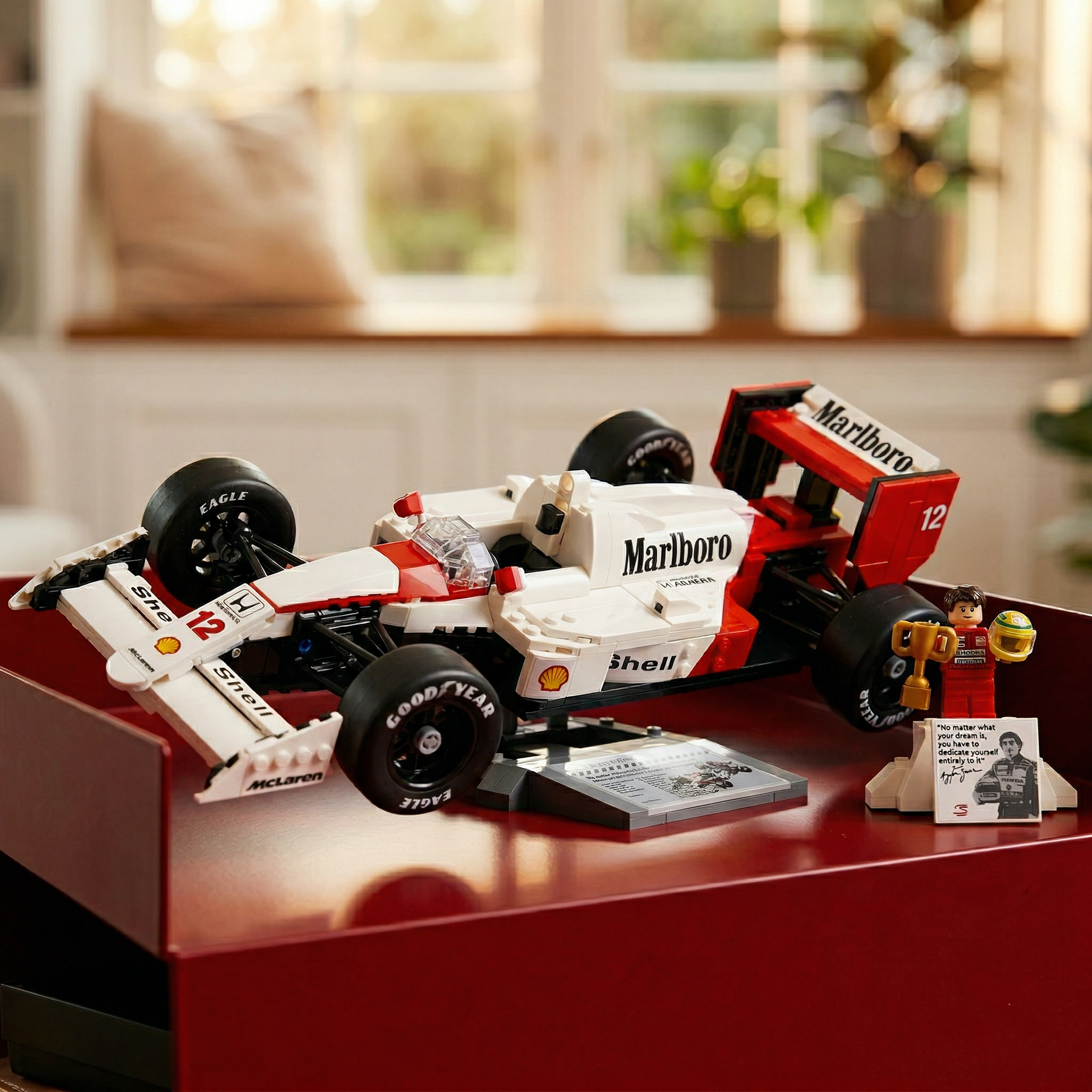 Compre Junto! Miniatura de Ferrari F2004 + McLaren MP4/4
