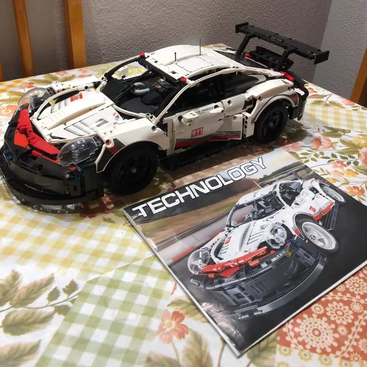Porsche 911 RSR (1580 pe&ccedil;as)