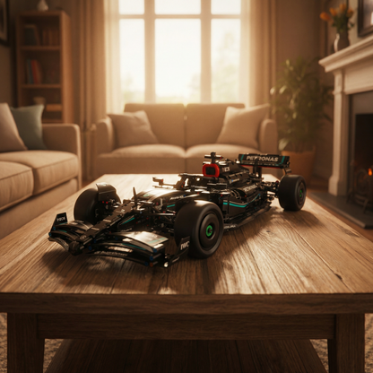 Compre Junto! Miniatura da F&oacute;rmula-1 Mercedes AMG W14 + Quadro Fosco Branco